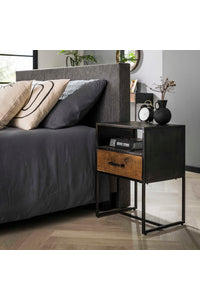 Nachtkastje Blomberg in metaal met robuust hardhouten lade