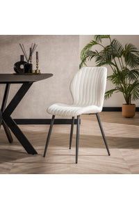 Eetstoel Hartha in witte boucle - teddy stof