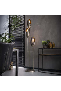 Vloerlamp Freystadt op speels getrapte hoogte