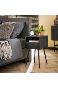 Nachtkastje Horb met lade en open vak in zwart mango hout