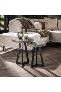 Set van 2 bijzettafels Hoym in grijs teakhout