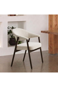 Eetkamerstoel Elk met dark espresso oak frame en zandkleurige stof
